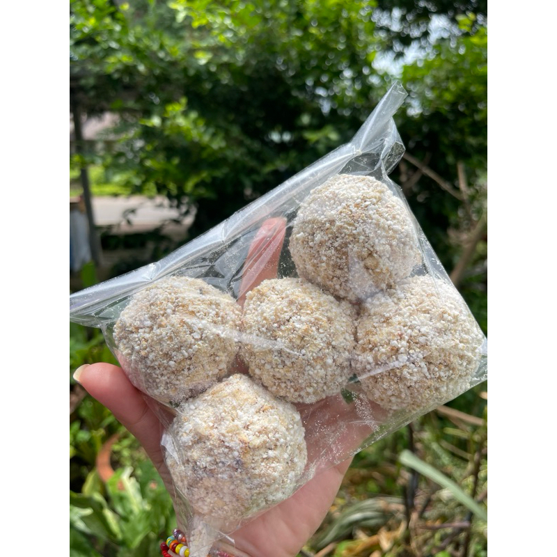 ขนมข้าวตอกโบราณ (ขนมลูกระเบิด) หอมกลิ่นนมแมว