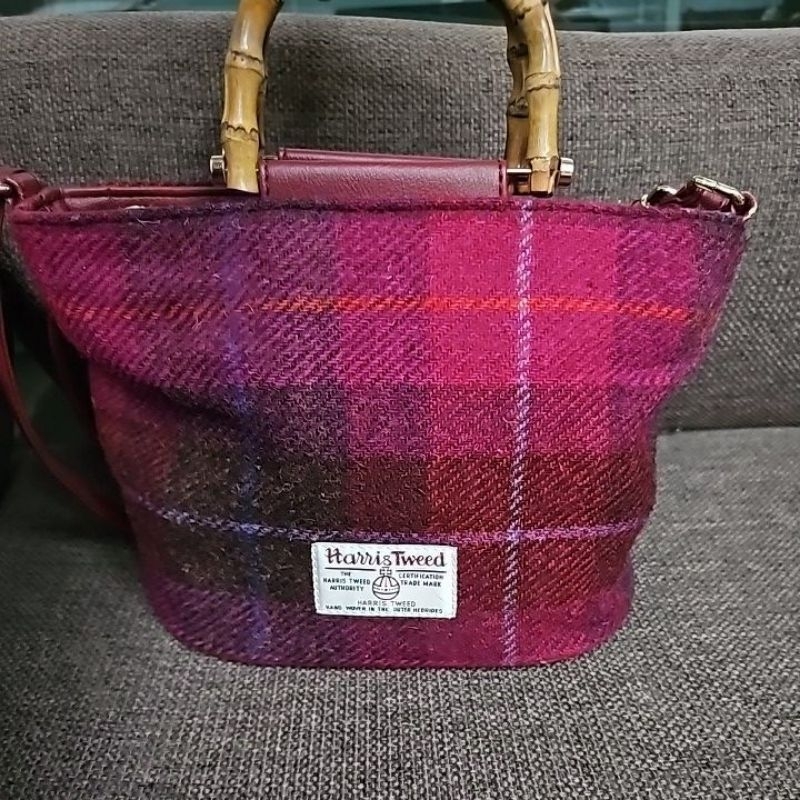 กระเป๋าหูไม้ Harris tweed