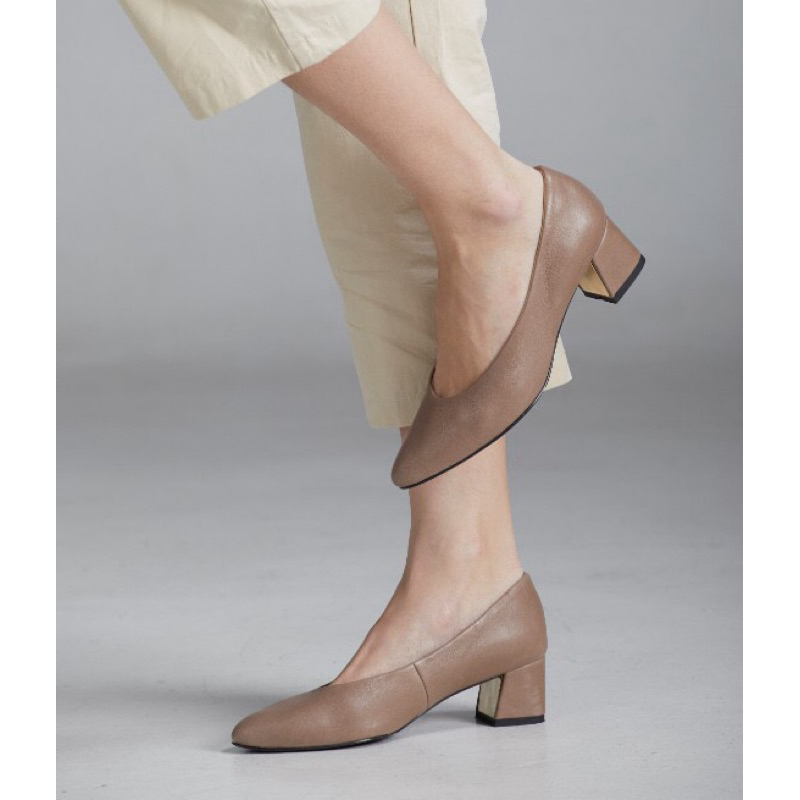 [PRE-ORDER] Bloc B. SARAH - 2 inches block heels with gold plate