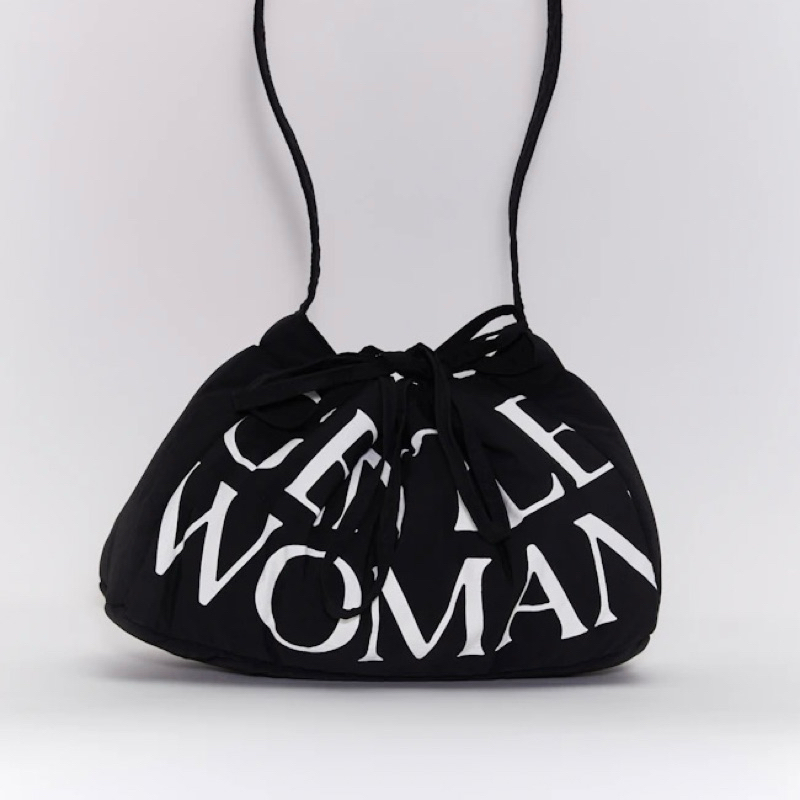 GENTLEWOMAN DUMPLING BAG สี BLACK TRUFFLE