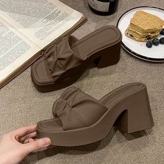 Luckkyshoes ของมันต้องมี  รองเท้าผู้หญิงเสริมส้น ความสูงมาให…