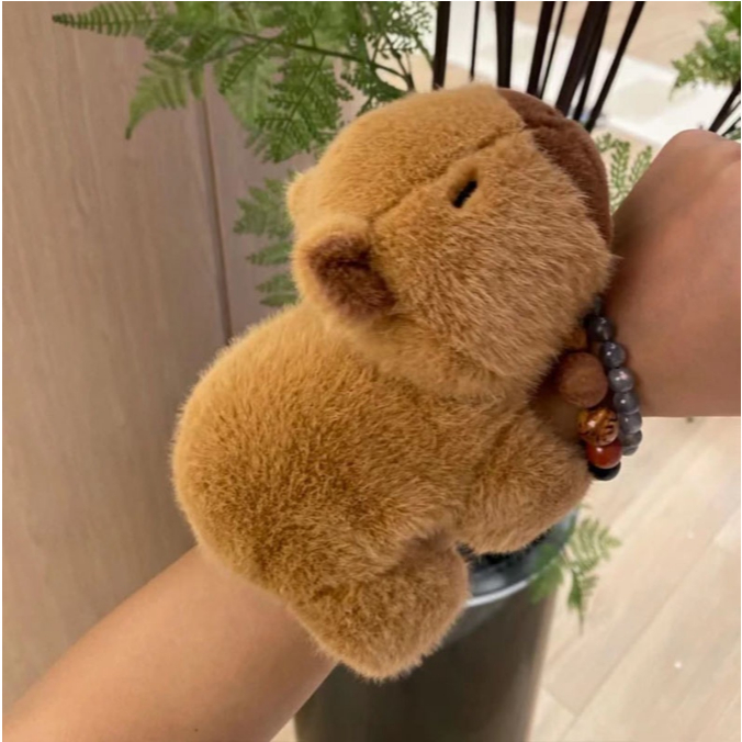 พร้อมส่ง ตุ๊กตาคาปิบาร่า (capybara) สวมข้อมือ คาปิบารา ขนนุ่ม น่ารัก