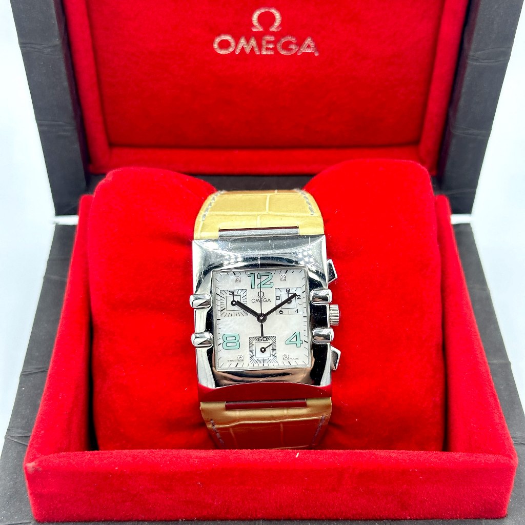 นาฬิกามือสอง OMEGA Constellation Quartz Chronograph สำหรับสุภาพสตรี ขนาด 28x33 mm. (Pre-owned)