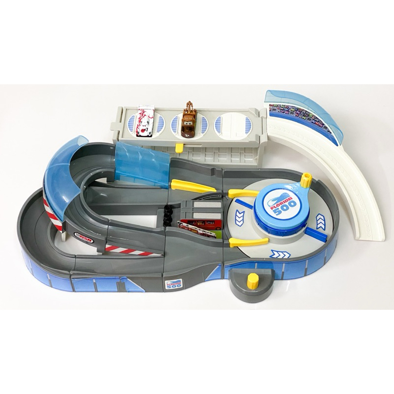 รางรถเหล็ก cars ชุด Disney Cars Tomica Turn Racing! 2way Circuit