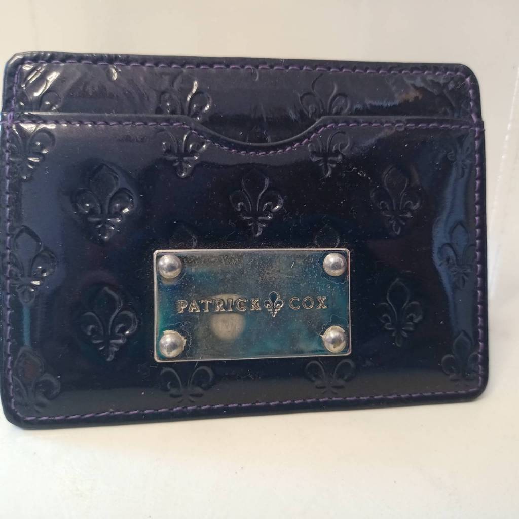 กระเป๋านามบัตร ของนัก ออกแบบชื่อดัง. Patrick Cox เป็นนักออกแบบแฟชั่นชาวแคนาดา-