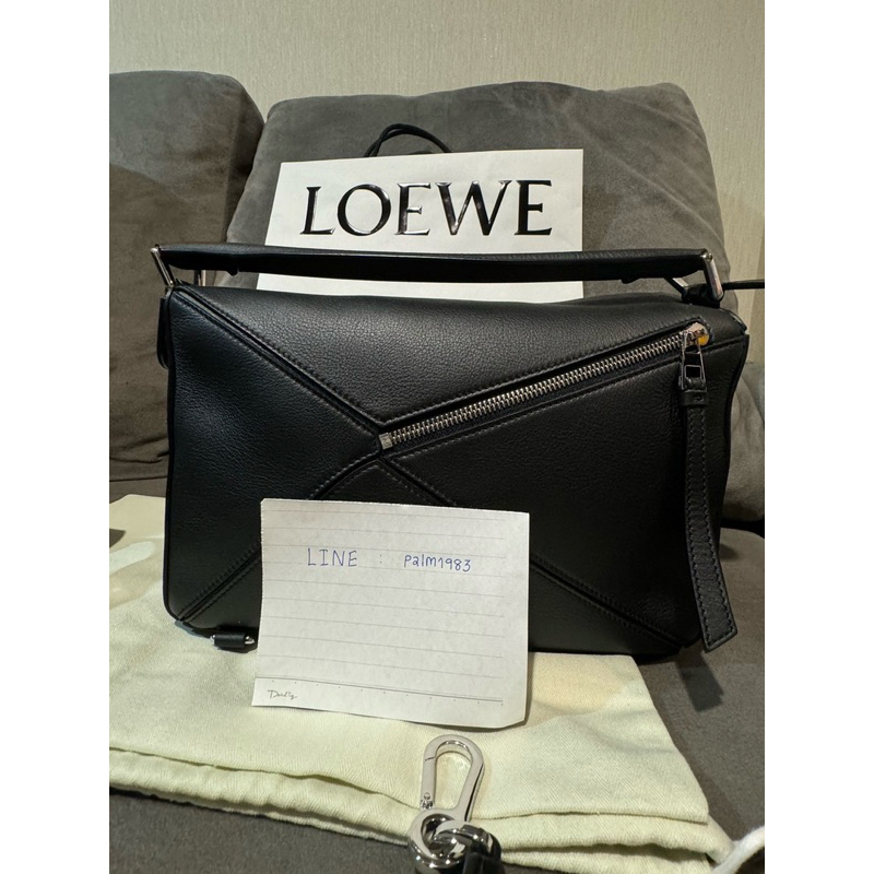 ส่งต่อ กระเป๋า Loewe Puzzle bag in classic calfskin Black
