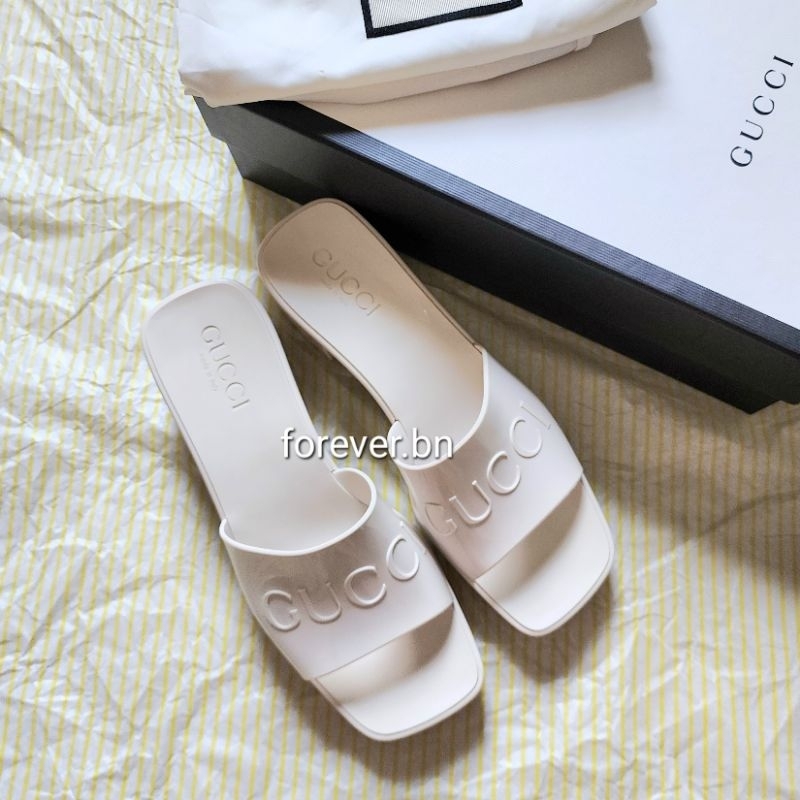 Used in good condition Gucci rubber Sandals