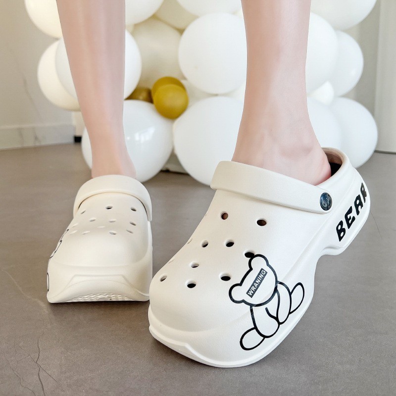 HK รองเท้าหัวโต รองเท้าแตะแบบสวม เสริมส้นสูง ลายหมี BEAR มีสายรัดส้น สำหรับสตรี พร้อมส่ง