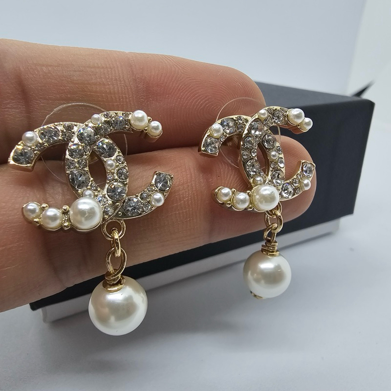 CC Pearl Earring งานออริ ดีสุด ตุ้มไข่มุก ประดับคริสตัล งานปั๊มหลัง เกรดดีสุด รับประกัน ภาพถ่ายงานจริง ไม่จกตา