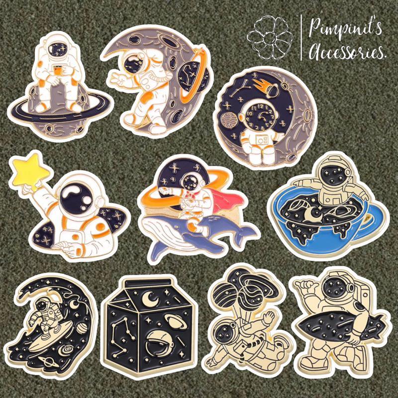 ʕ •ᴥ•ʔ ✿ พร้อมส่ง : เข็มกลัดเซ็ทการ์ตูนนักบินอวกาศ | Cartoon Astronaut Enamel Brooch Pin Set.