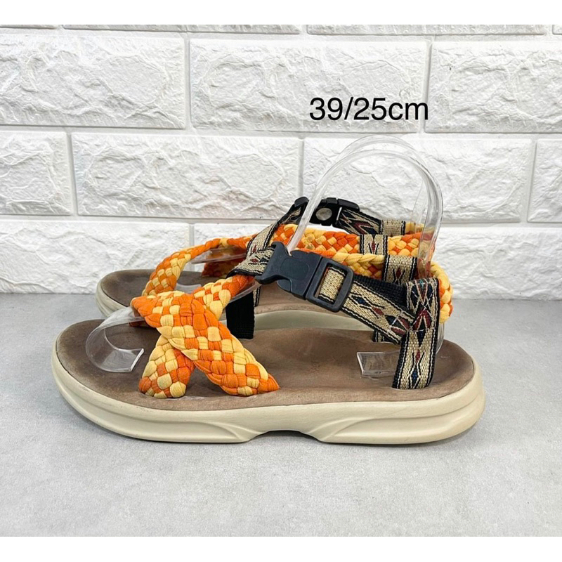 Chubasco sandals สีส้ม 🧡🧡 ขับผิว