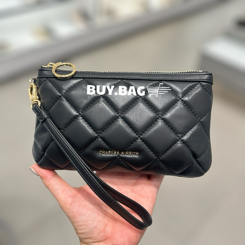CHARLES & KEITH ( รับโค้ดลด30% ) CK6-20681130 กระเป๋าสตางค์มีสายคล้องมือ ของแท้จากช็อป100%