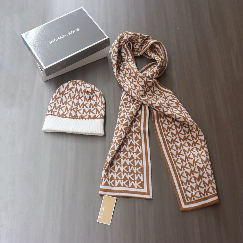 เซ็ท ผ้าพันคอ + หมวกไหมพรม Michael Kors Hat & Scarf Set