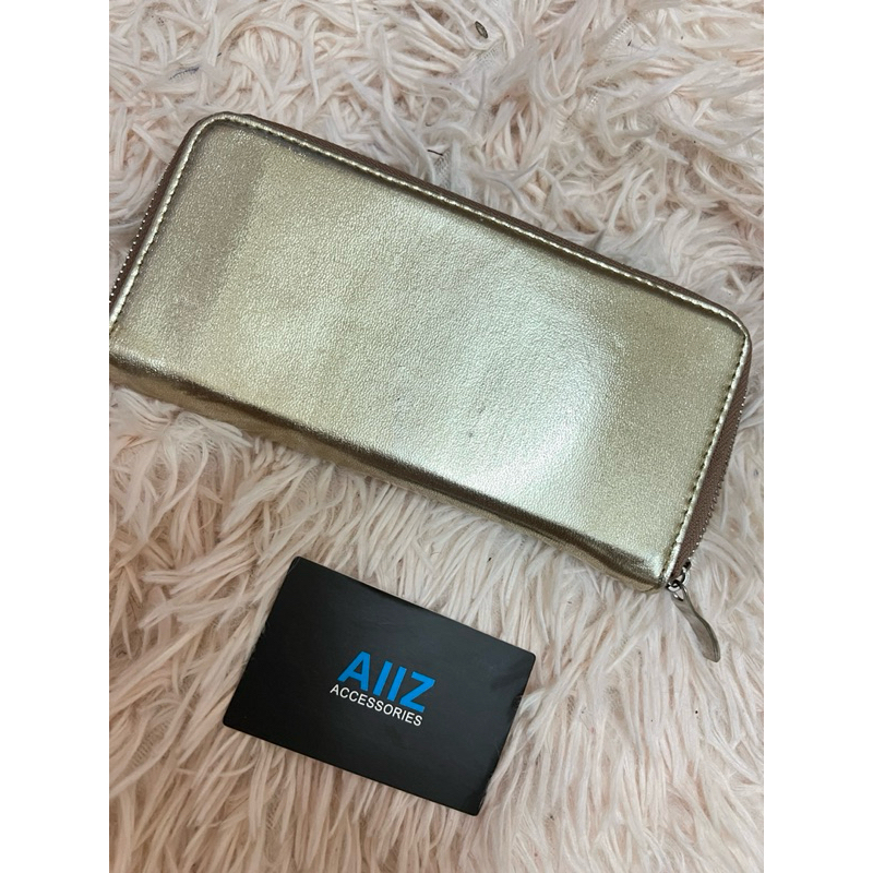 กระเป๋าสตางค์ใบยาว AIIZ แท้