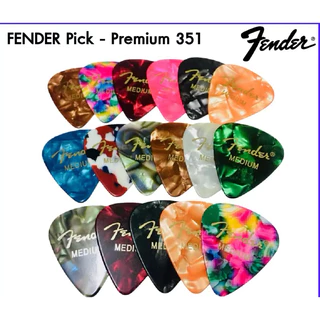 Pick Guitar Fender ทรงหยดน้ำสามเหลี่ยมมี2 ขนาด0.46กับ0.71 ให้ลูกค้าเลือกตามที่ถนัดนะคะงานเขาจะเหนียว ทนทานแข็งแรง