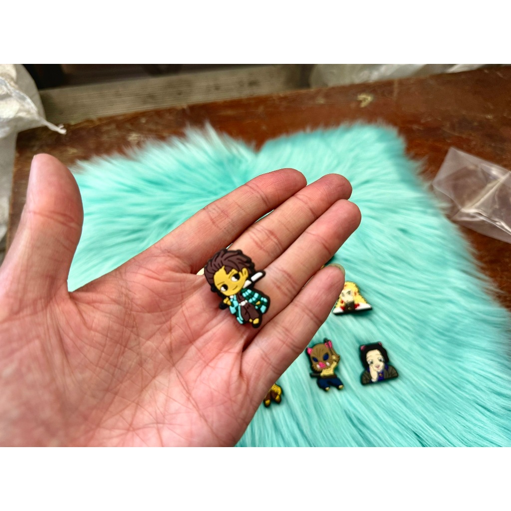 ตัวติดรองเท้า Jibbitz อุปร์กรณ์เสริม ติดรองเท้า ลาย การ์ตูน Crocs pin พร้อมหมุด หัวเข็มขัดยึด พร้อมติดทันที 1ชุด 11 ชิ้น