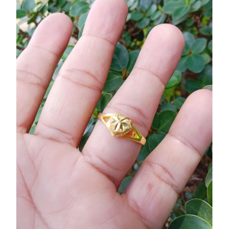 แหวนทองเหลืองลายหัวใจเล็ก