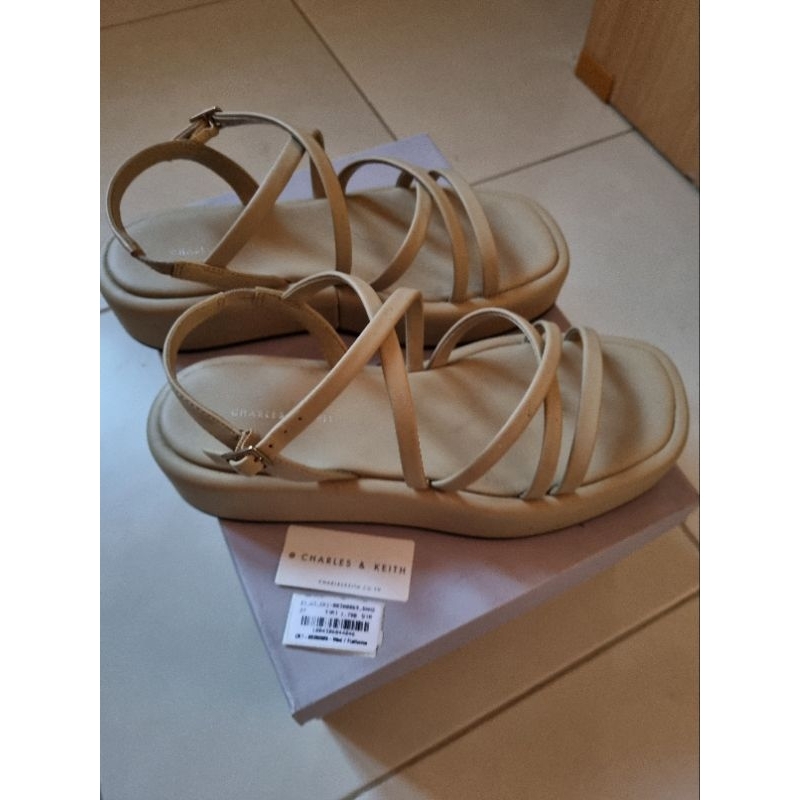 รองเท้าcharles & keith