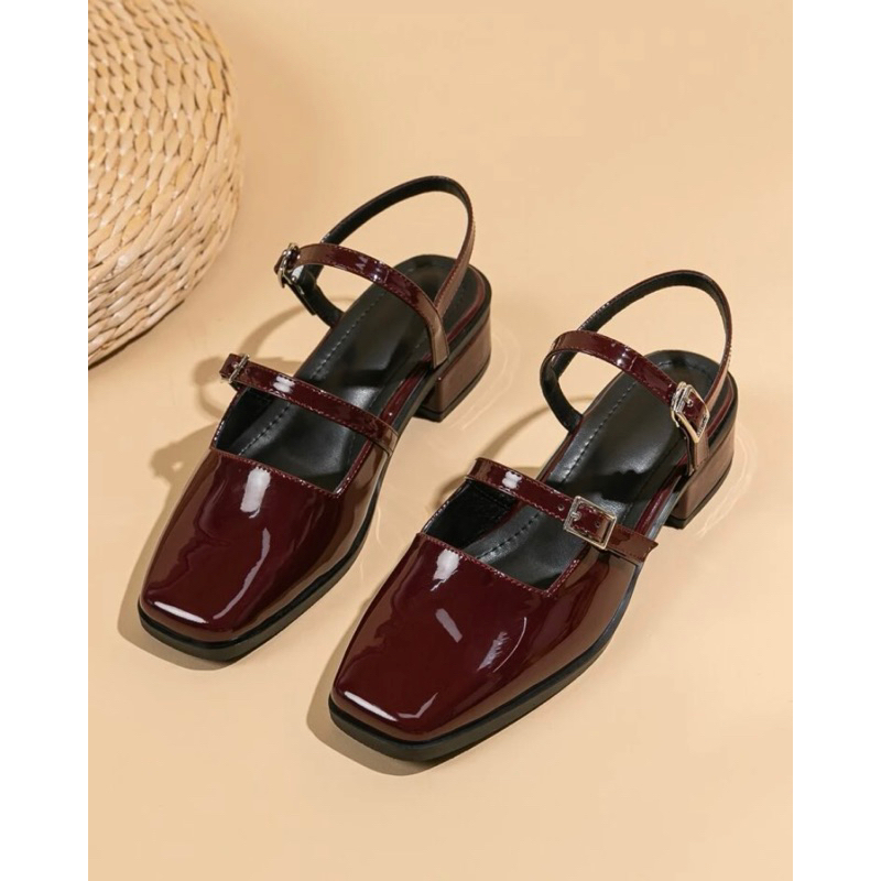 รองเท้า Mary Jane ส้นเตี้ย | Mary Jane Shoes With Buckle & Chunky Heel