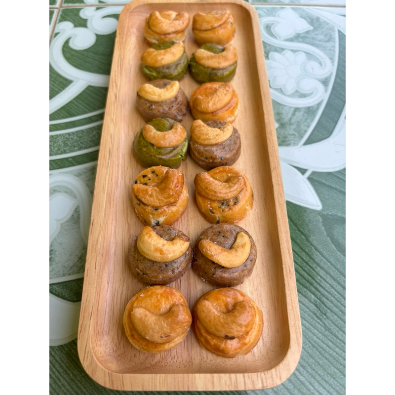 คุกกี้สิงคโปร์ รสดั้งเดิม+4รส1กิโล(ชาเขียว งาดำ มันม่วง ไข่เค็ม)หวานน้อย หอมควันเทียน ไร้ไขมันทรานส์ไร้นมเนยและสารกันบูด