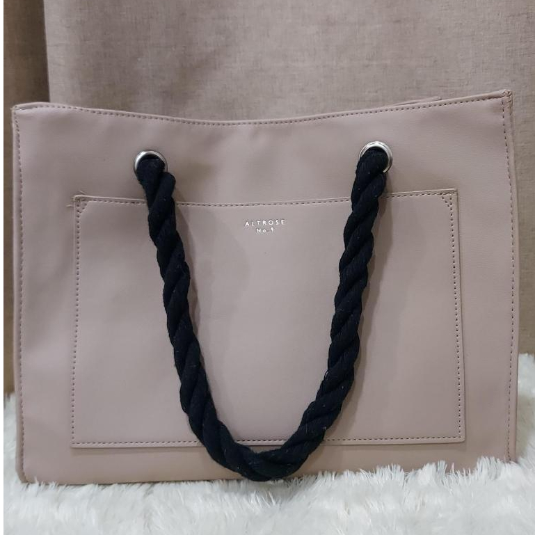 SUPER SALE altrose no.9 bag แบรนด์แท้ จากญี่ปุ่น กระเป๋ามือสอง ทรงtote สี beige