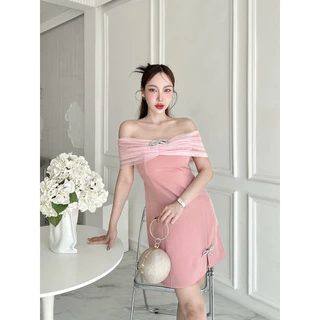 Nida dress เดรสปาดไหล่ซีทรู แต่งเข็มกัดโบว์วิ้งๆ