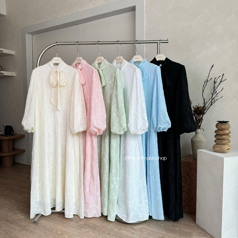 (C02) Heartmade - Serene Dress🪡(ผ้าลูกไม้/ผ้าอัดยับ)เดรสแขนพองดีเทลซิปหน้าซับในยาว
