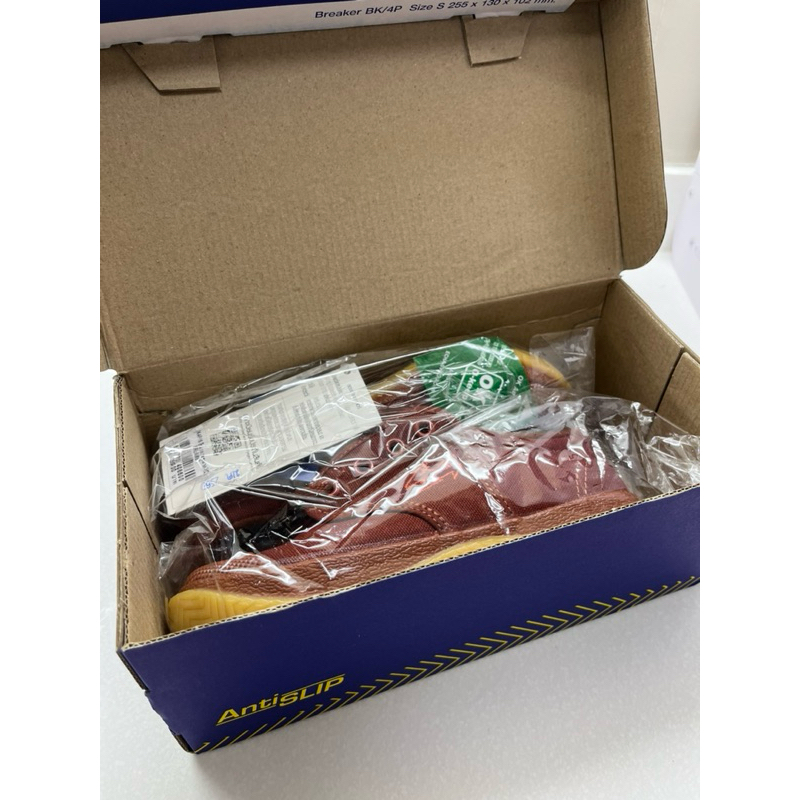 [ส่งต่อ ของใหม่🔥] รองเท้านักเรียนเบรกเกอร์ ฟุตซอล Breaker รุ่น Bk4 สีน้ำตาล ไซส์ 32 พื้นเหลือง คุณภา