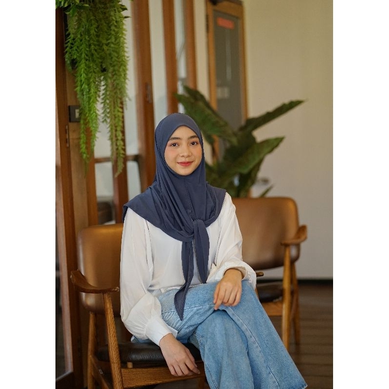 ผ้าสวมสำเร็จผูกหน้าริมเรียบ