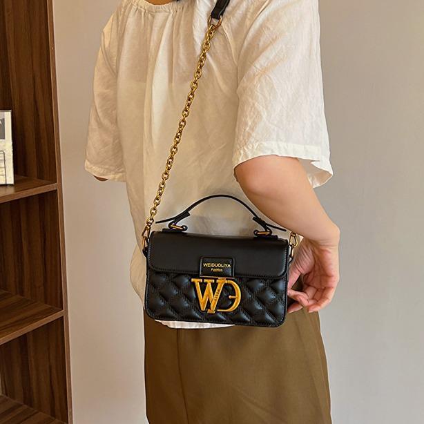 B04 กระเป๋าสะพายข้าง ครอสบอดี้ หนังสุดหรู ป้าย WD ไซส์ 8"