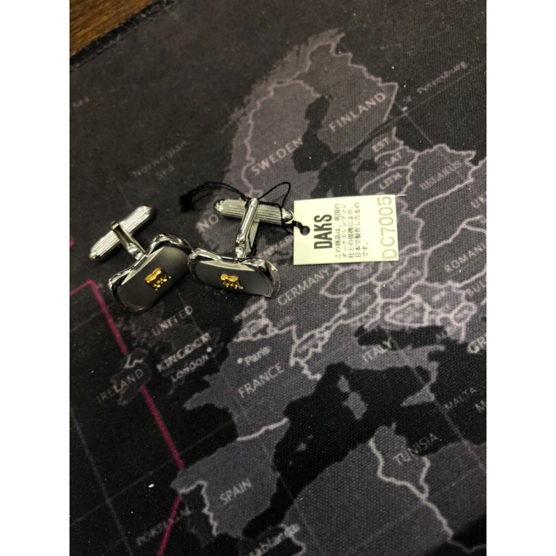 Unused DAKS Cufflinks คัฟลิงค์ ยี่ห้อ DAKS  ไม่มีกล่อง