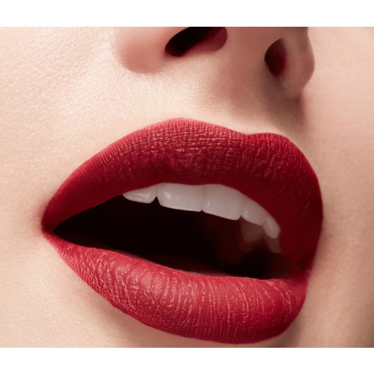 MAC LOCKED KISS 89 RIPE ลิปสติกติดทน สีชัด จูบไม่หลุด สีแดงดาร์กๆ ทาแล้วผู้ดี มีคลาส ดูมีสไตล์สุดค่ะ