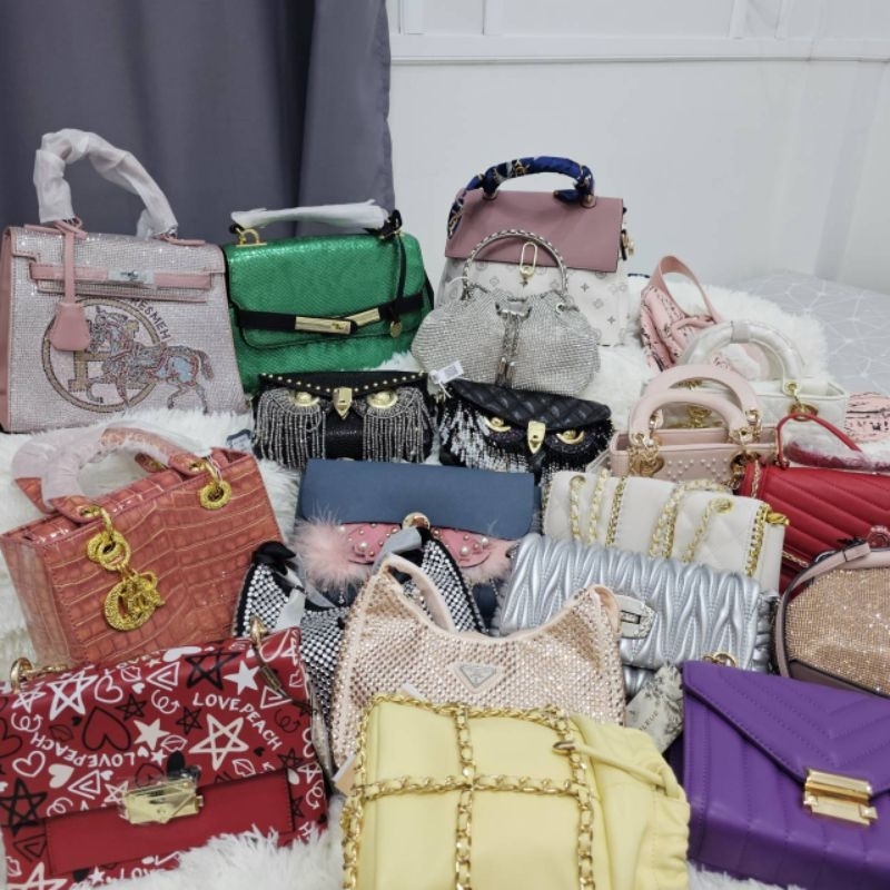 ราคาเฉพาะไลฟ์สดจ้า🛒 กระเป๋างานสตรีทแบรนด์🛎👜 กระเป๋าสะพายสวยๆราคาดี👛 กระเป๋าทรงถุง,ถัง,กล่อง,เลดี้บลาๆๆๆ