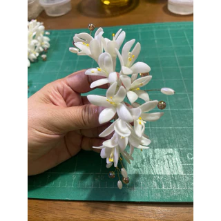 ดอกปีบติดผมดินปั้น(ไม่มีหวีเสียบ) มีห่วงไว้ติดกิ้ปเำให้ ดัดได้ ติดผมเจ้าสาว นางรำ รำย่าโม บ้านผ้าภูษามาส