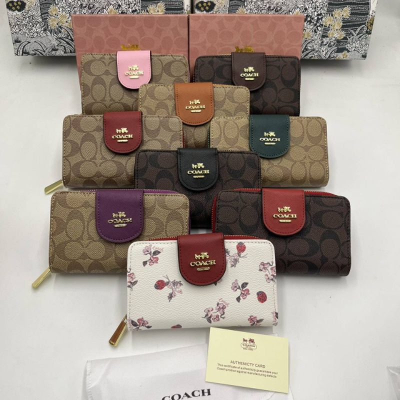 กระเป๋าตังค์ ขนาดกลาง โคช สินค้าพร้อมส่งพร้อมกล่องถุงผ้าการ์ด