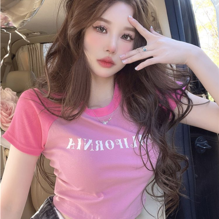 fashiongirl1688 เสื้อยืดครอปเเขนสั้น สีทูโทนเหมือนขนมหวาน สีสันสดใส เนื้อผ้ายืดทรงสลิมฟิต ยืดตามตัว