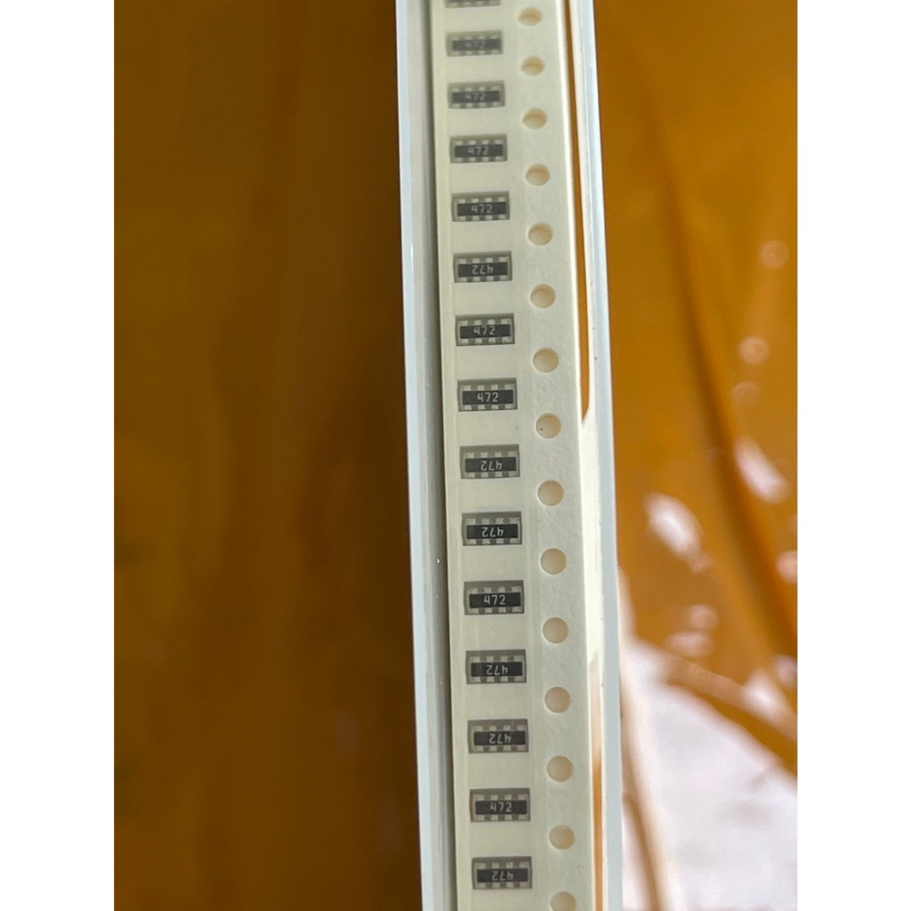 472 8P4R 1206 4.7K 1206 8P4R Array Resistor (A545) ( 1 ชุด มี 20 ตัว )