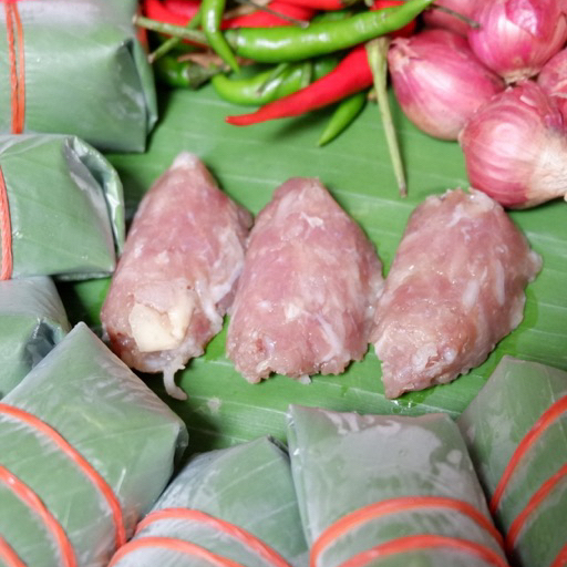 (ส้มเนื้อ)แหนมเนื้อห่อใบตองสูตรอีสาน