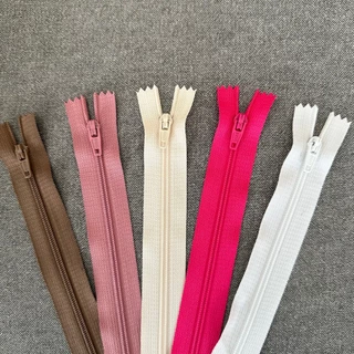 ซิปไนล่อนขายส่ง100เส้น/ห่อ ซิปล็อคอัตโนมัติ ซิกางเกง ขนาด5นิ้ว,6นิ้ว,7นิ้ว,โรงงานขายเอง ราคาส่ง