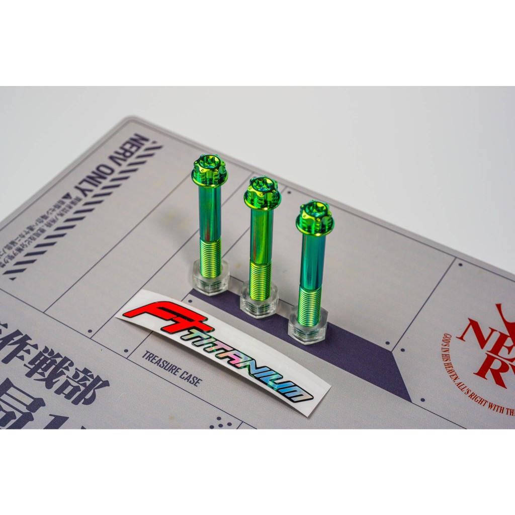 น็อตยึดท่อ Giorno 125 / Pcx160 / ADV350 ไทเทเนียมแท้  1ชุด=3 ตัว