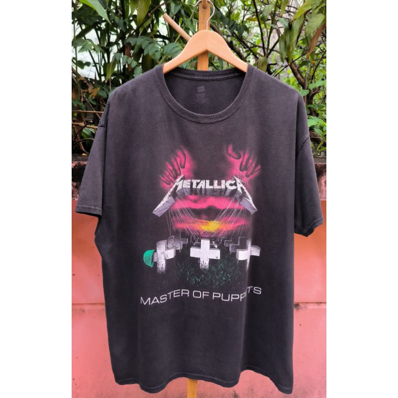 เสื้อยืดวินเทจ Matallica ป้าย Hanes (มือสอง) size XL 24"/28" cotton100% สีซีดผ้านิ่ม สกรีนหน้าหลัง ส