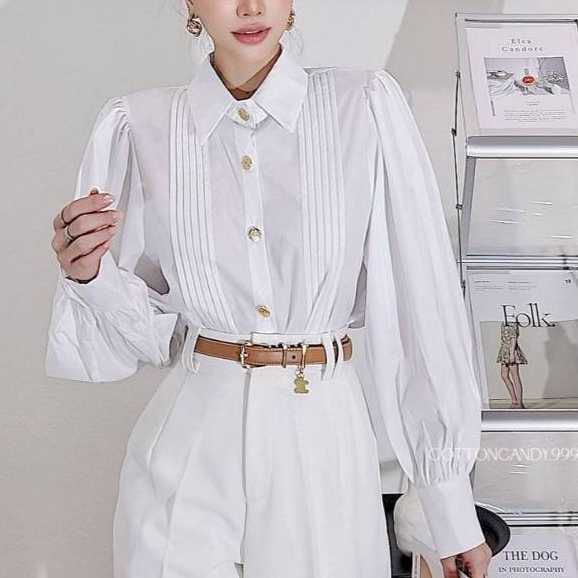 เสื้อเชิ๊ตคอปกแขนยาวพองๆc142แต่งจับจีบลงมาช่วงกลางตัวสวยเรียบหรูติดกระดุมทองสุดหรูเนื้อผ้าคอตตอนเกรดพรีเมี่ยม