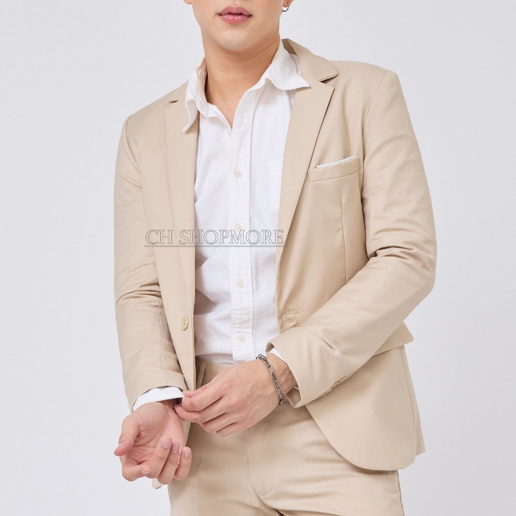 เสื้อสูทผู้ชาย สีครีม ทรงเข้ารูป ผ้าเนื้อดี มีบริการหลังการขาย ส่งไว สต๊อคอยู่ในไทย