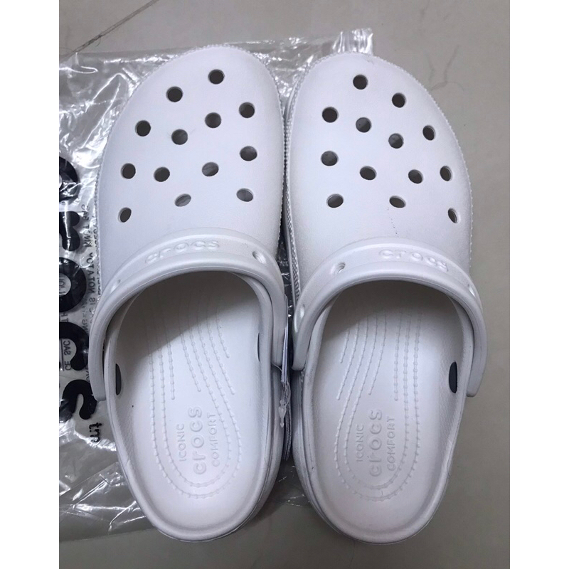 ส่งต่อ Crocs classic platform clog Size M6/W8 สี White