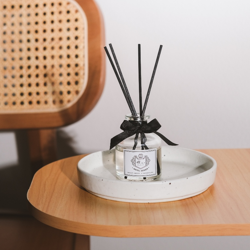 XVX ก้านน้ำหอม น้ำมันหอมระเหย ก้านไม้หอมปรับอากาศ 50มล (004) พร้อมกล่อง - รูปที่ 2