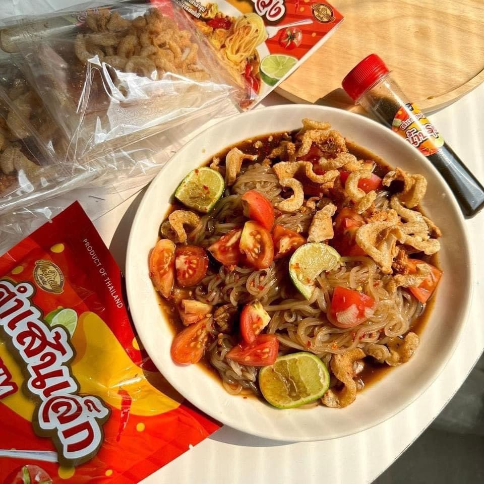 ตำเส้นเล็กพวง สูตรน้ำปลาร้า แซปสะดุ้ง( 1 พวง = 4 ห่อเล็ก )