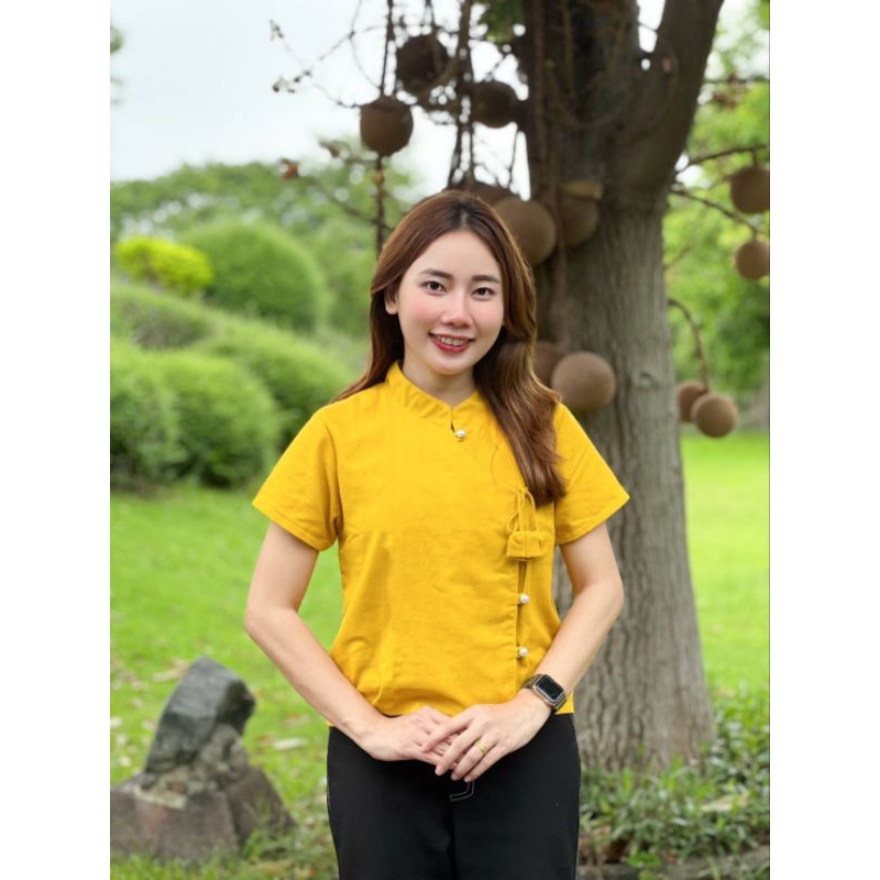 เสื้อคอจีนแต่งดอกทิวลิป