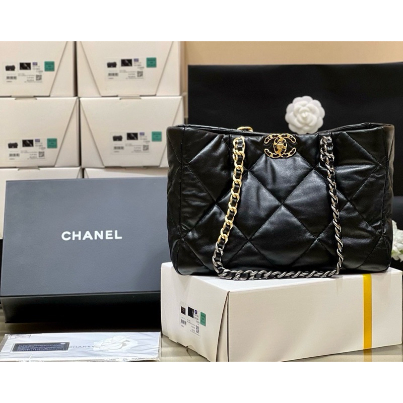 Chanel 19 SHOPPING BAG(Ori)VIP  📌หนังอิตาลีนำเข้างานเทียบแท้ 📌size 24x41x10.5 cm.