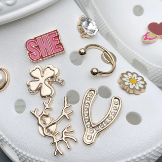 ส่งจากไทย 🪨🤍 จิบบิทตัวติดรองเท้าเพชร สวยหรู งานจริงสวยมาก somethingcute