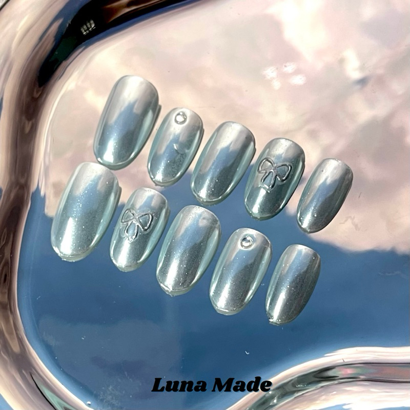 LUNAMADE  🫐 เล็บเจลปลอมสำเร็จรูป เจลแท้ ลายเกาหลี น่ารัก  โทนฟ้า เมทัลลิค 🫐 เลือกขนาดได้  กรุณาวัดไซส์ก่อนสั่ง